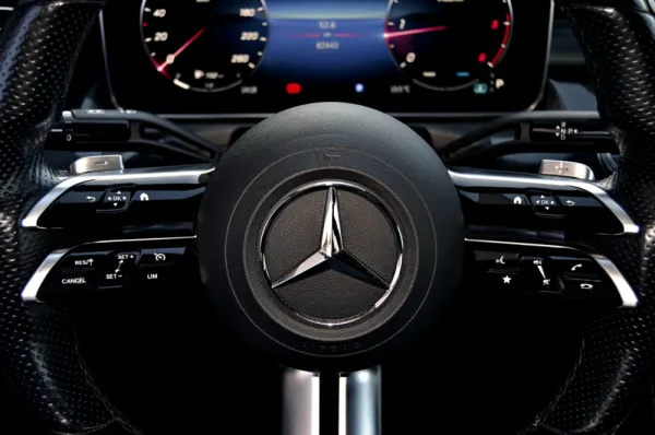 Mercedes-Benz C 300 d AMG Line 15