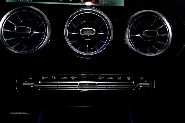 Mercedes-Benz GLA 250 e AMG Line 19