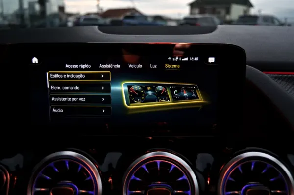 Mercedes-Benz GLA 250 e AMG Line 37