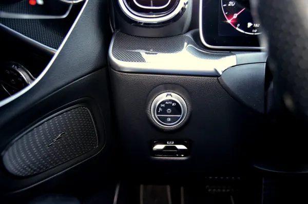 Mercedes-Benz C 300 d AMG Line 12