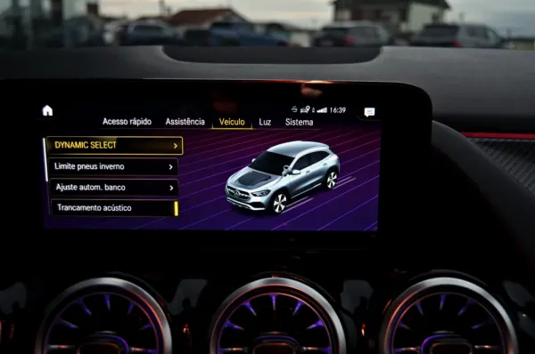 Mercedes-Benz GLA 250 e AMG Line 34