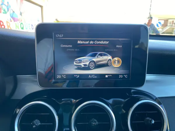 Mercedes-Benz GLC 220 d 4Matic 9G-TRONIC Exclusive 44