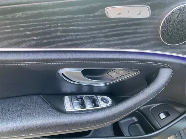 Mercedes-Benz E 220 d AMG Line 11