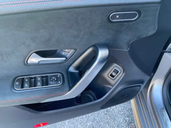 Mercedes-Benz CLA 250 e Shooting Brake AMG Line 10