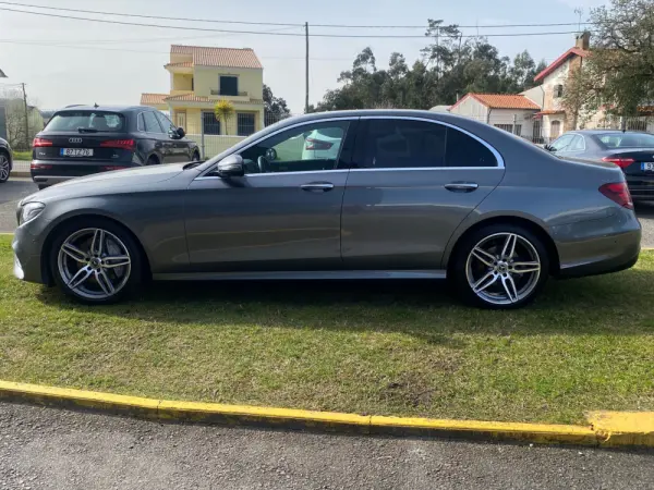 Mercedes-Benz E 220 d AMG Line 4
