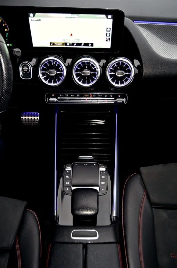 Mercedes-Benz GLA 250 e AMG Line 18