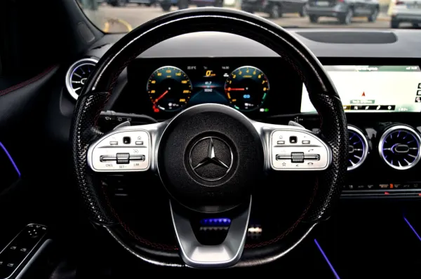 Mercedes-Benz GLA 250 e AMG Line 15