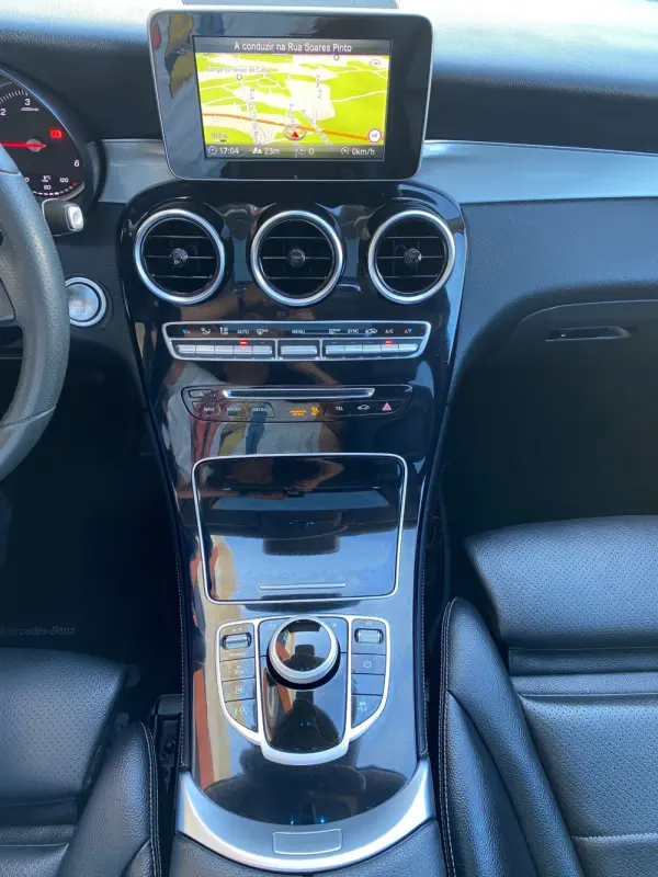 Mercedes-Benz GLC 220 d 4Matic 9G-TRONIC Exclusive 18