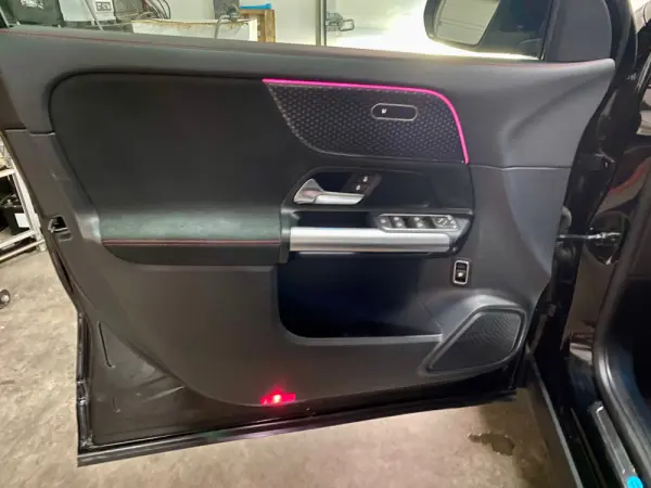 Mercedes-Benz EQA 250+ AMG Line 11