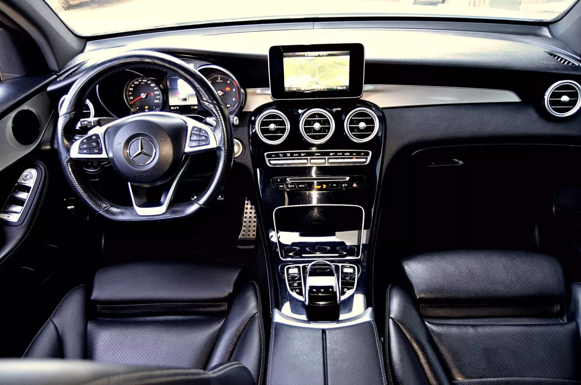 Mercedes-Benz GLC 250 d Coupé AMG Line 4-Matic 6
