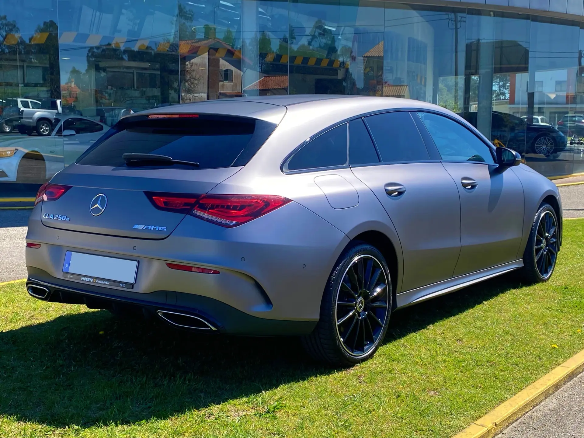 Mercedes-Benz CLA 250 e Shooting Brake AMG Line 41