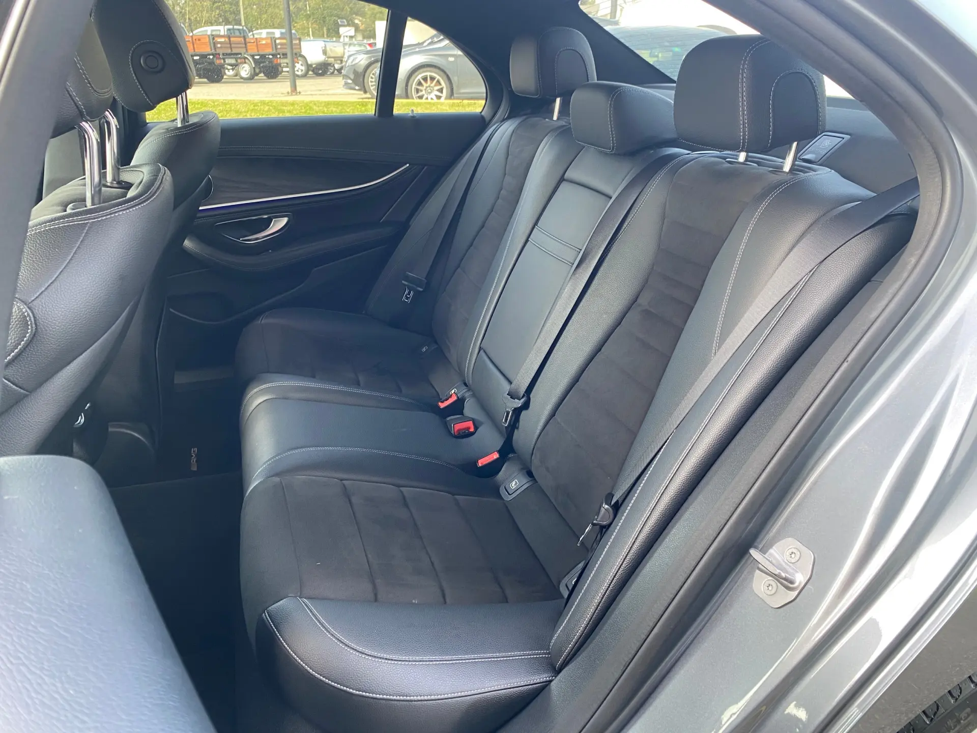 Mercedes-Benz E 220 d AMG Line 9