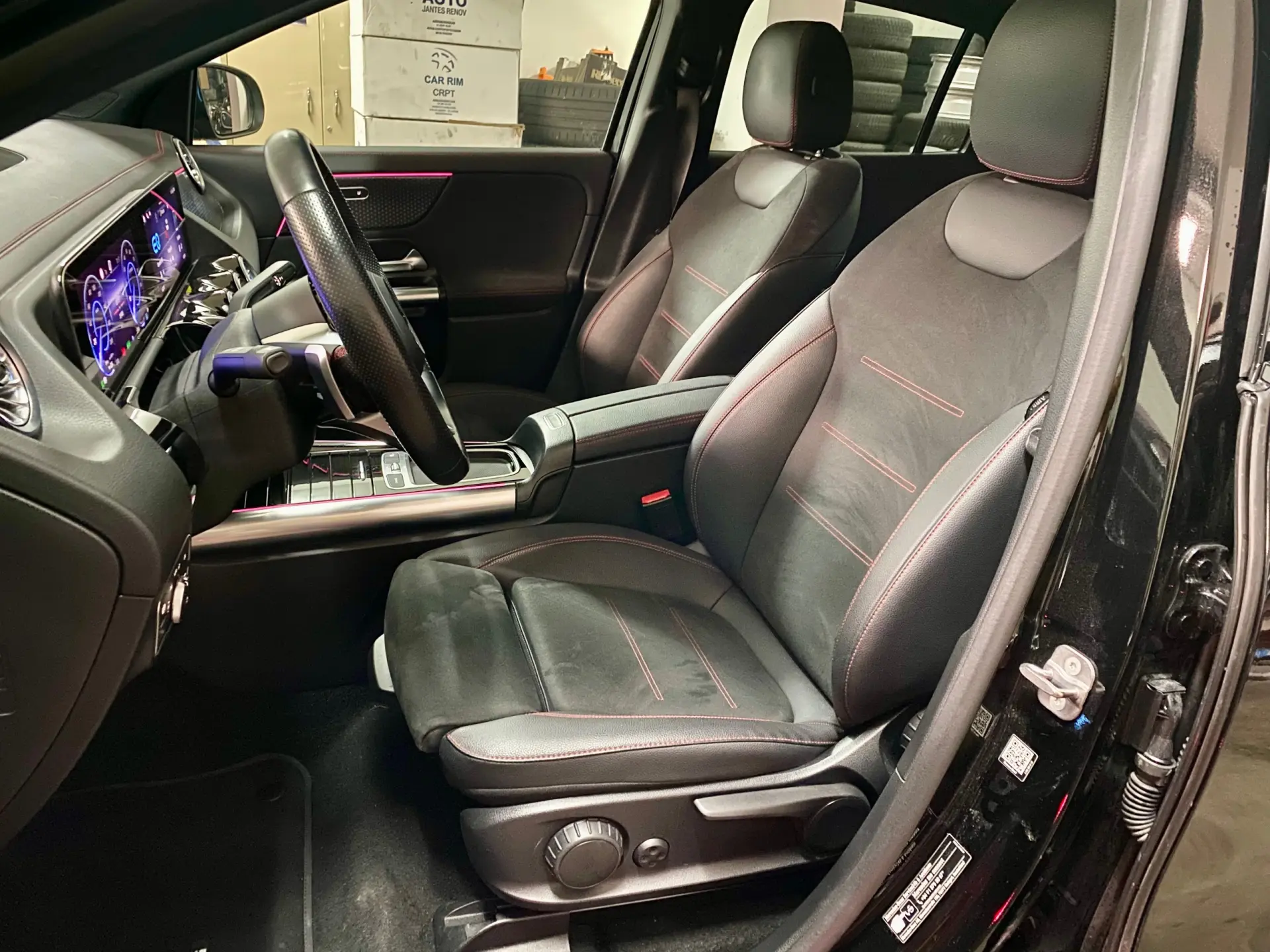 Mercedes-Benz EQA 250+ AMG Line 8