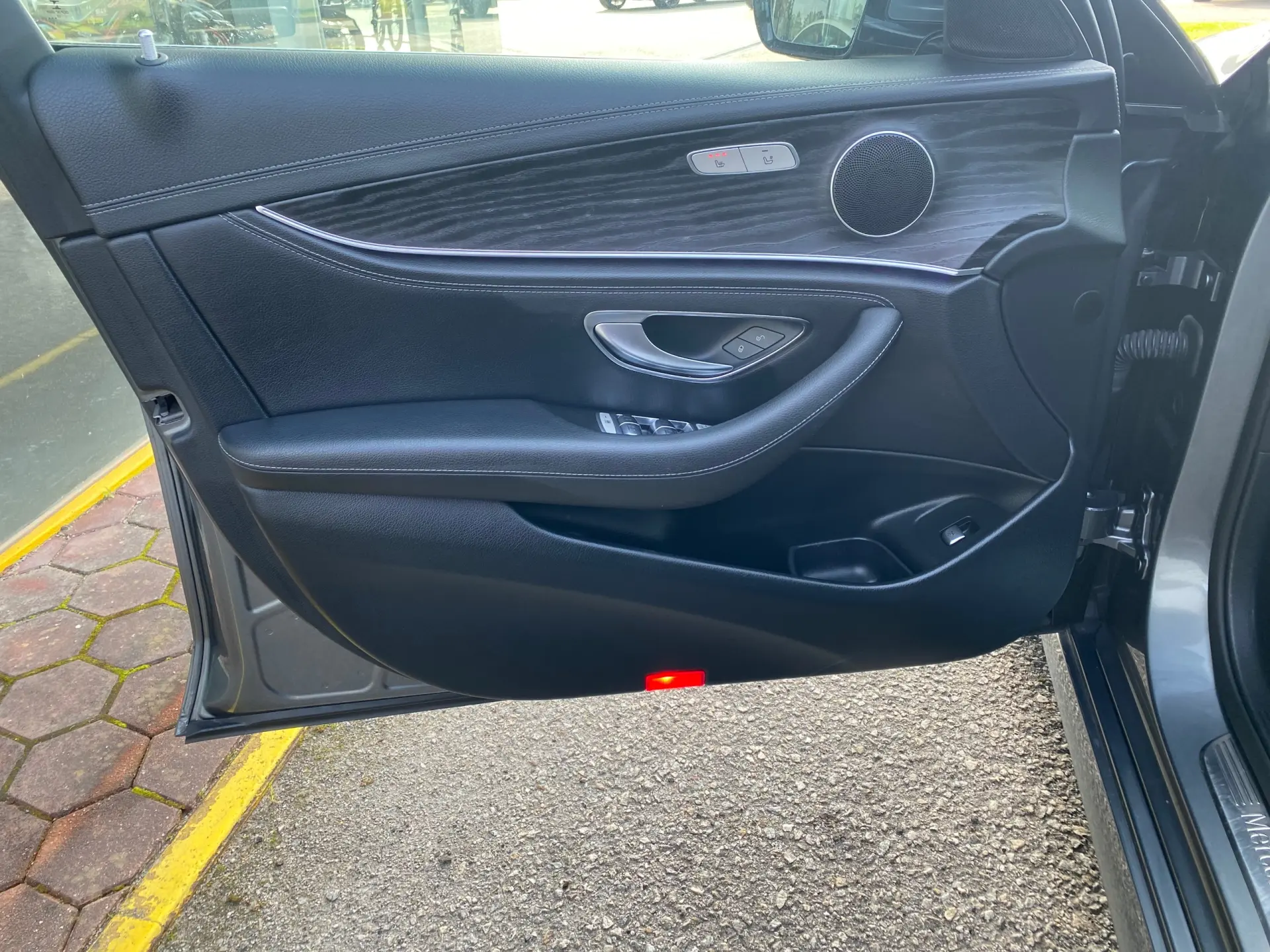 Mercedes-Benz E 220 d AMG Line 10