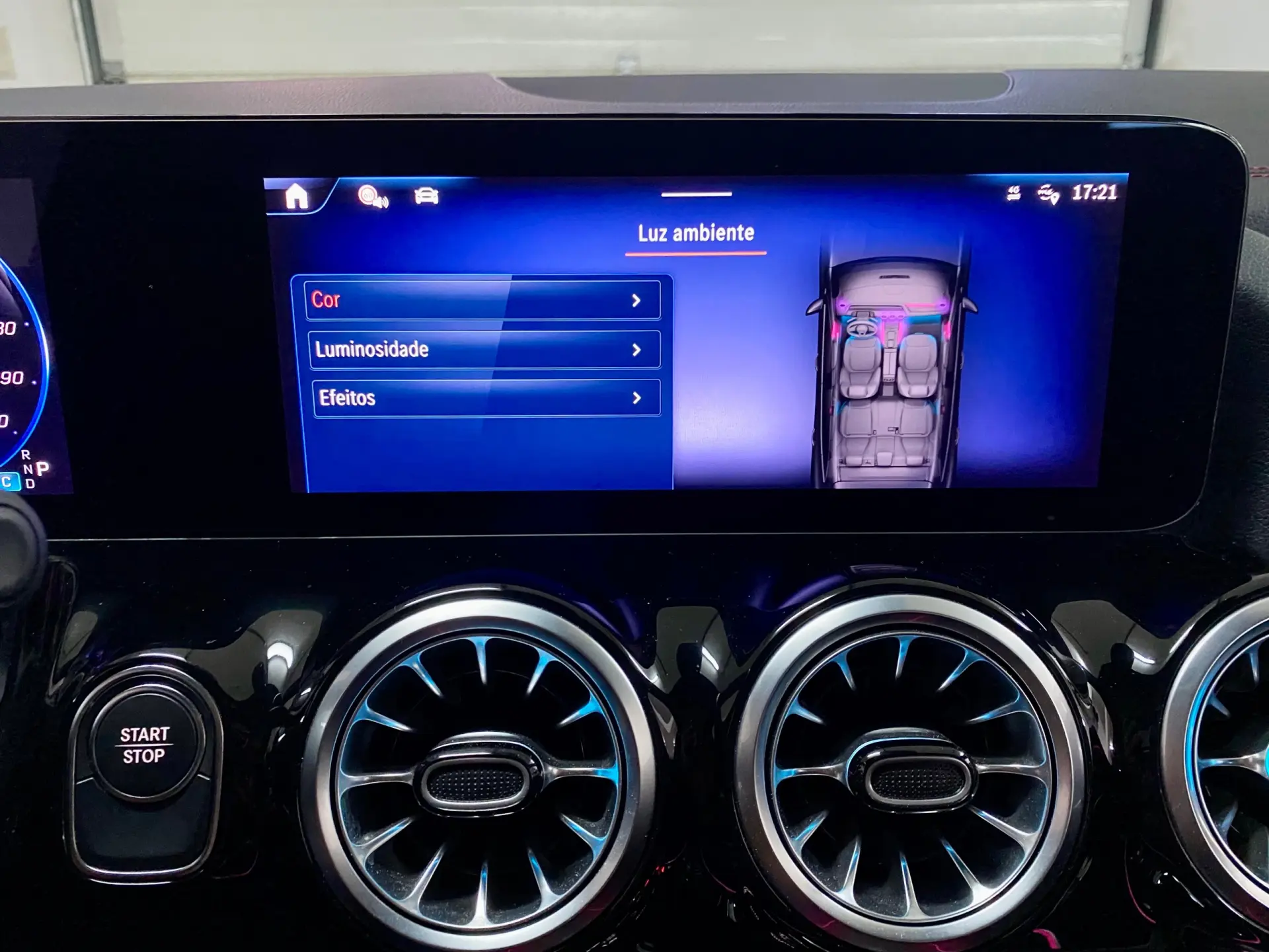 Mercedes-Benz EQA 250+ AMG Line 31