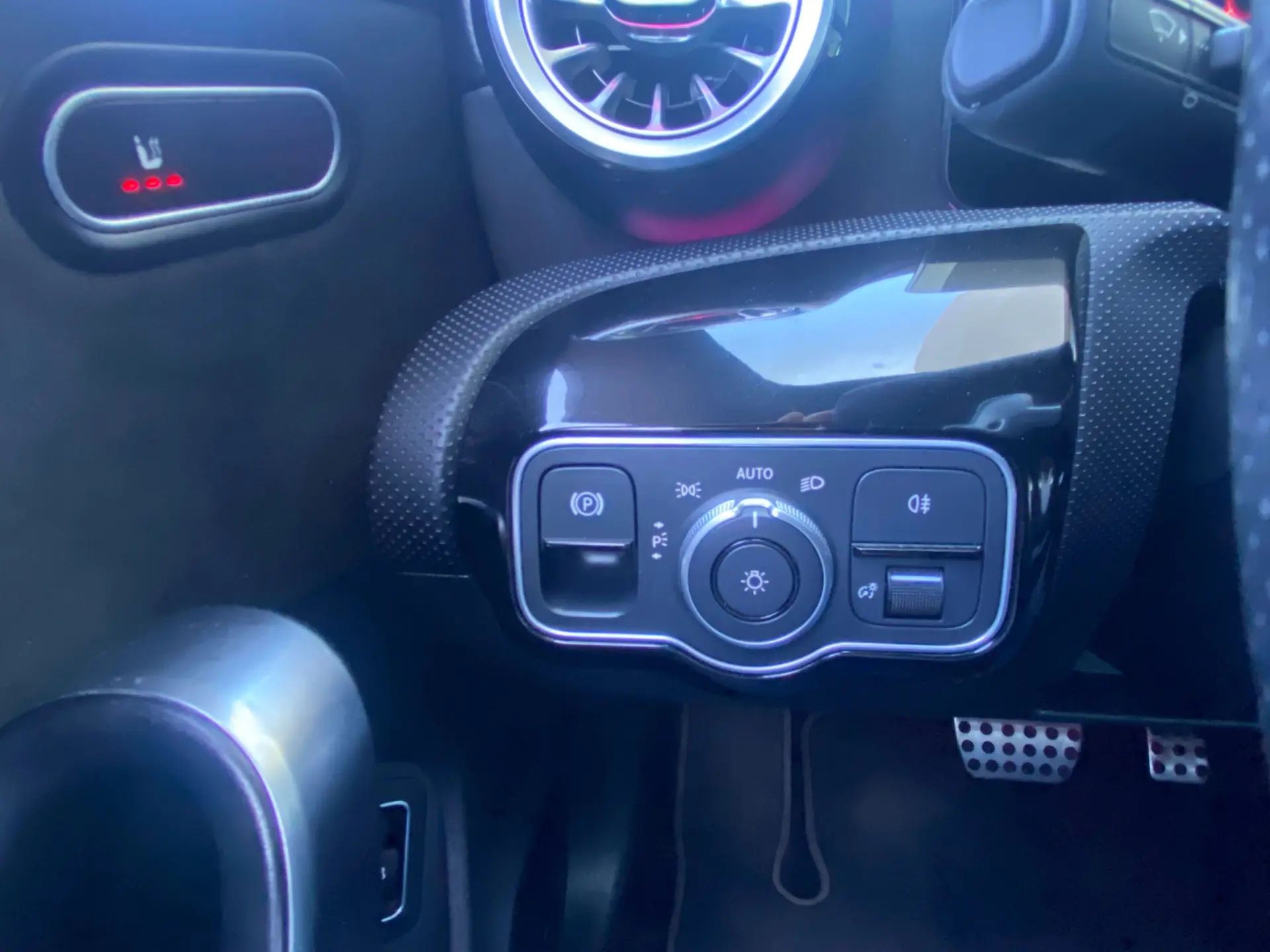 Mercedes-Benz CLA 250 e Shooting Brake AMG Line 11