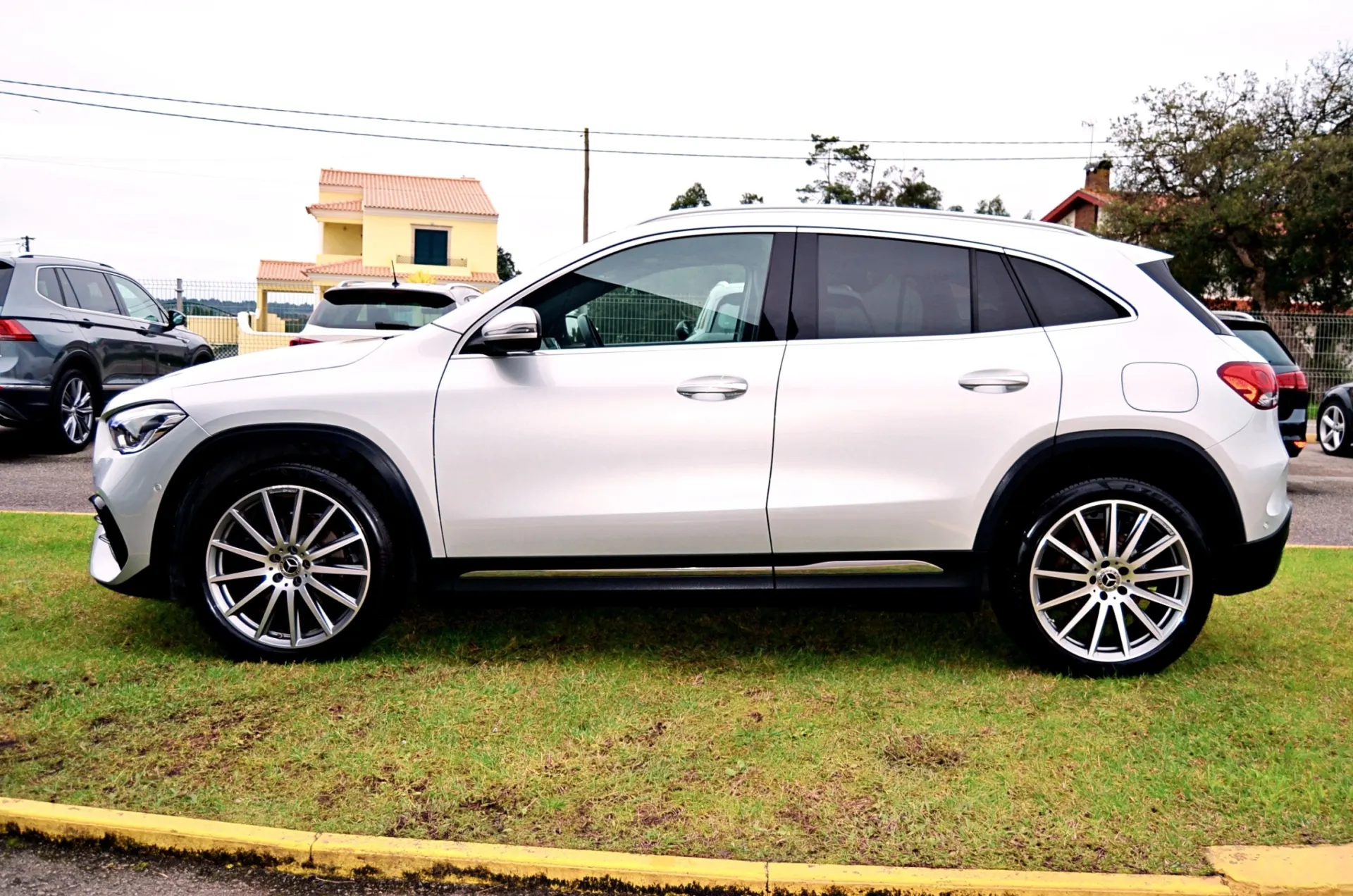 Mercedes-Benz GLA 250 e AMG Line 4