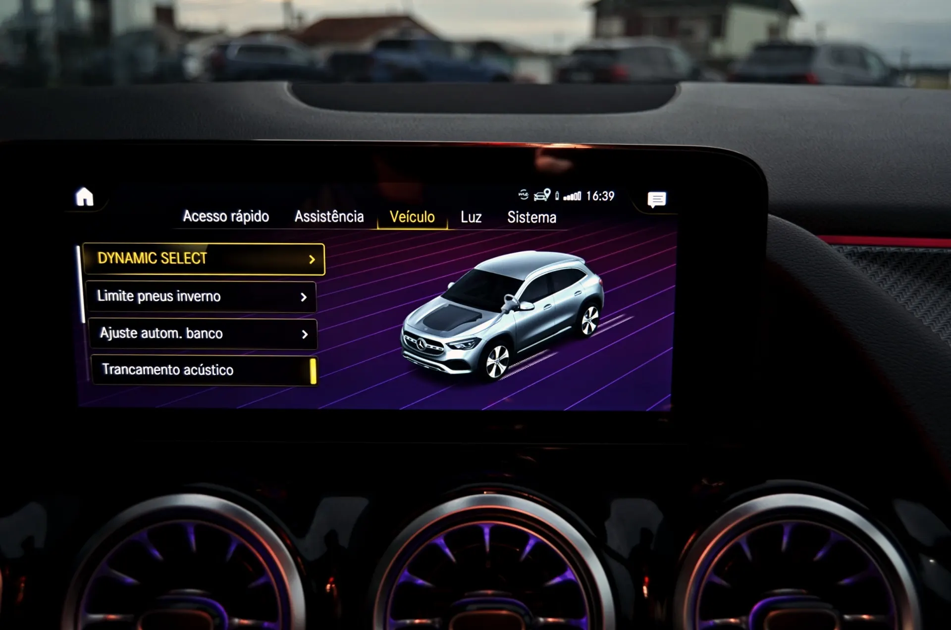 Mercedes-Benz GLA 250 e AMG Line 34