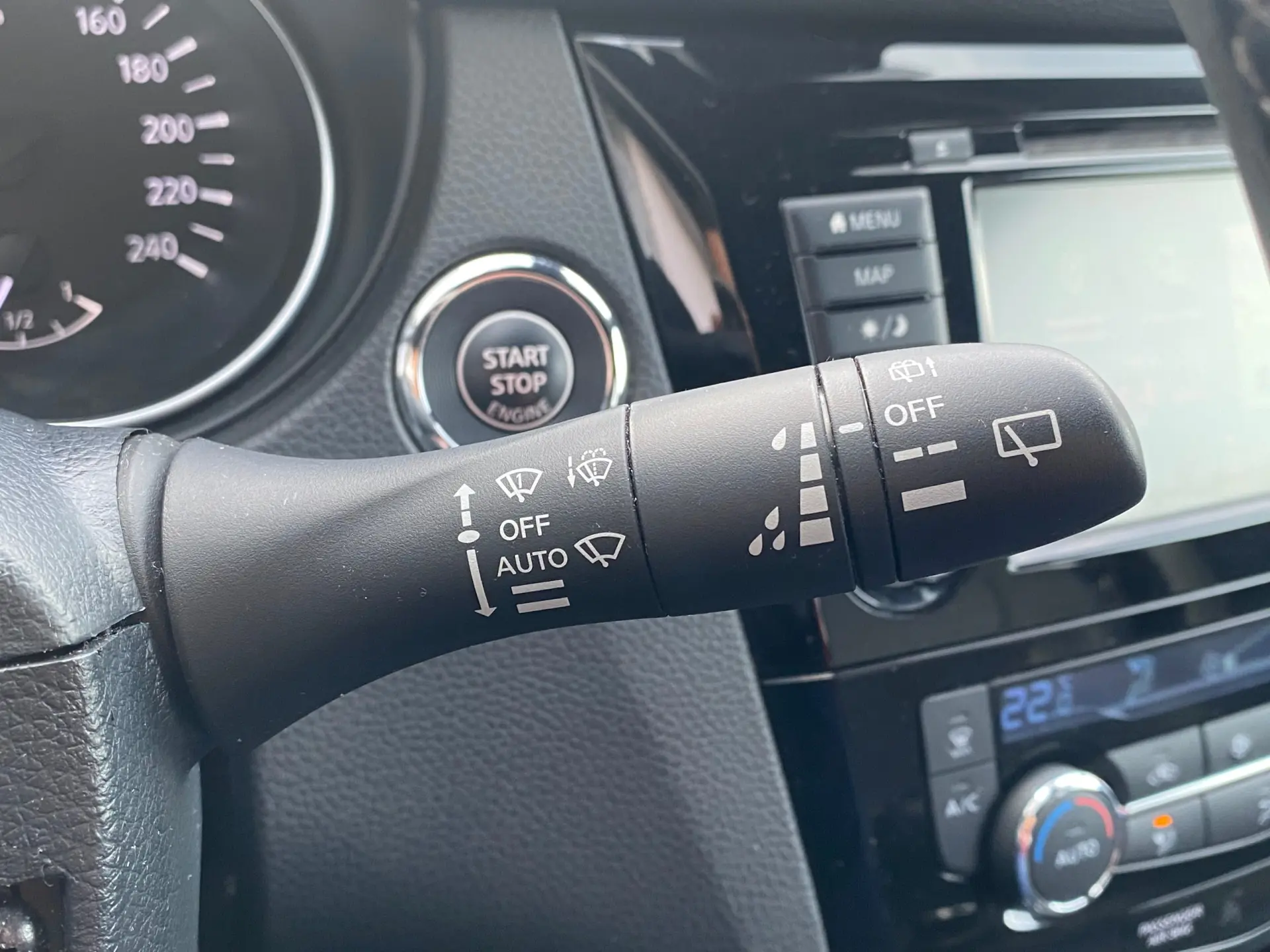 Nissan Qashqai 1.5 dCi N-Tec 17