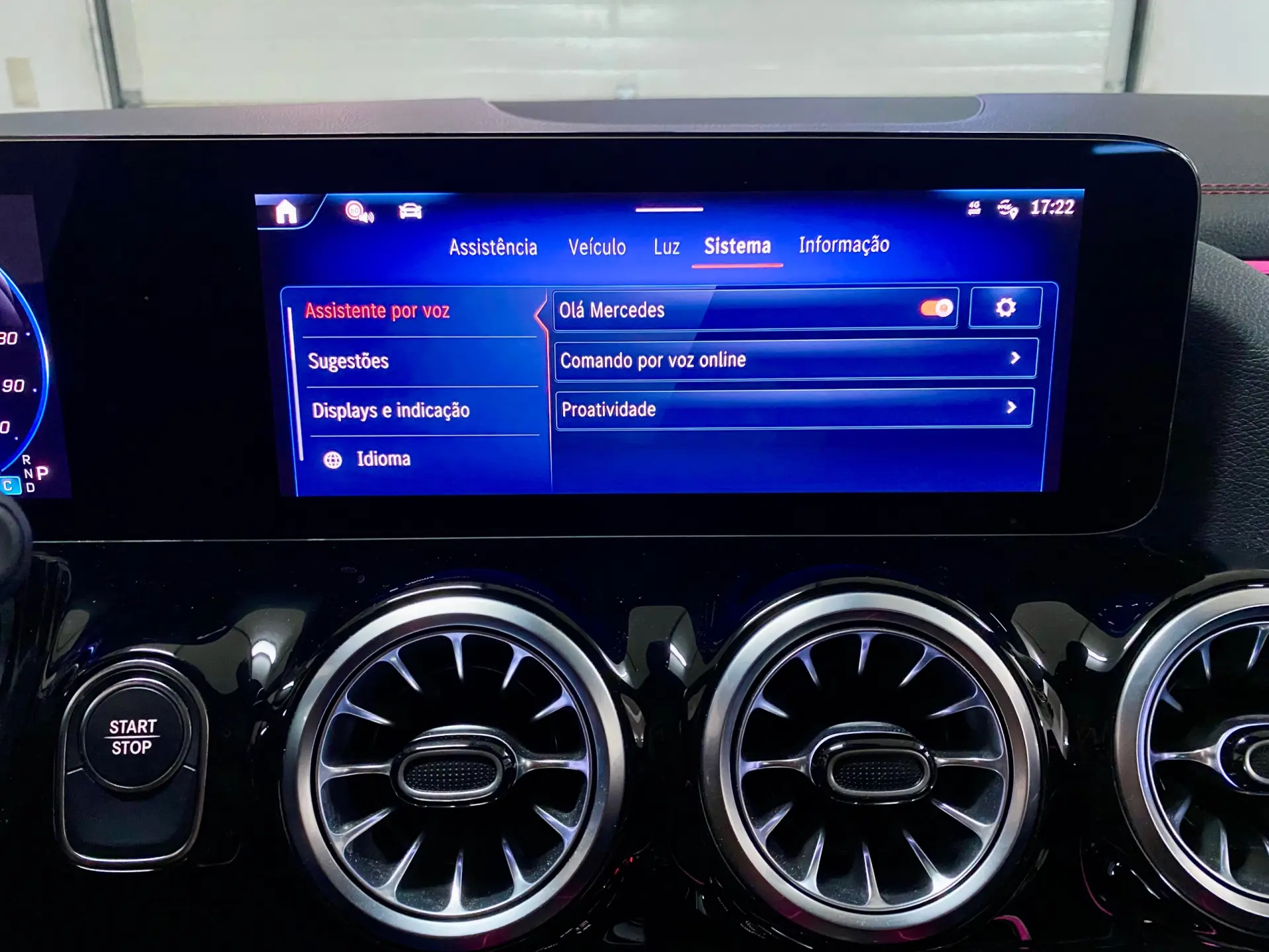 Mercedes-Benz EQA 250+ AMG Line 37