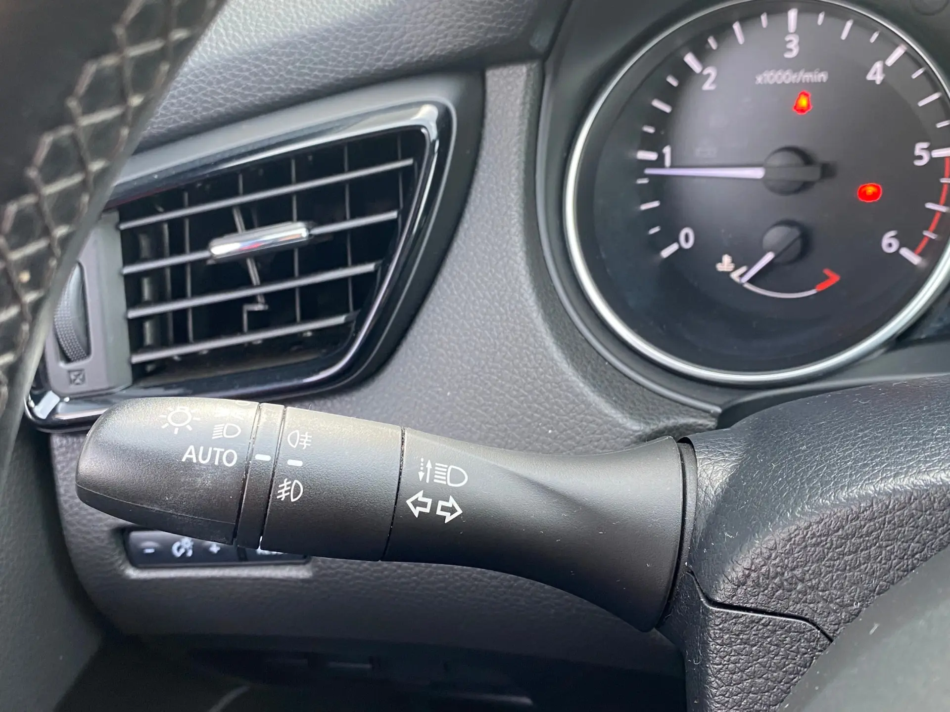 Nissan Qashqai 1.5 dCi N-Tec 14