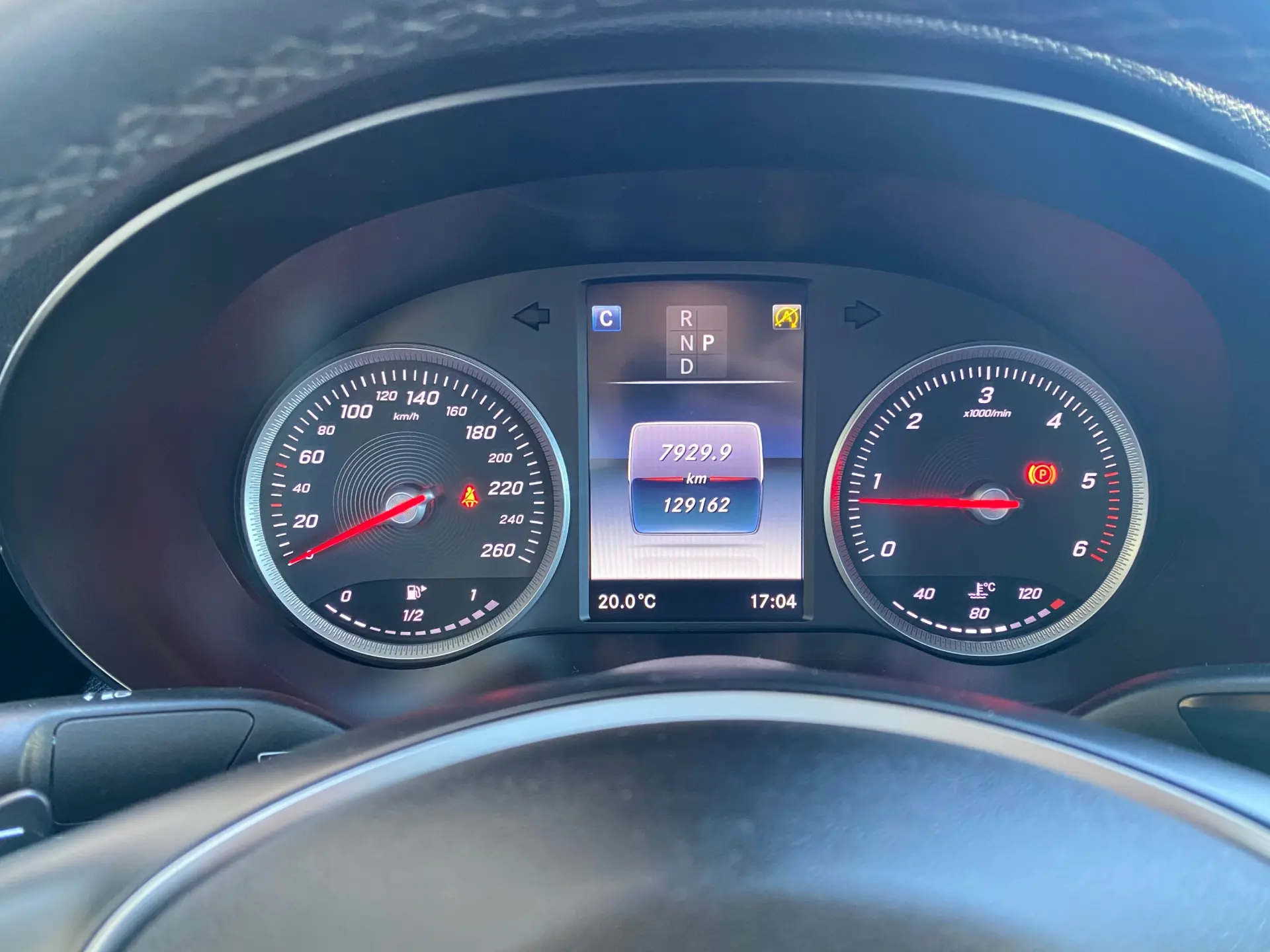 Mercedes-Benz GLC 220 d 4Matic 9G-TRONIC Exclusive 52