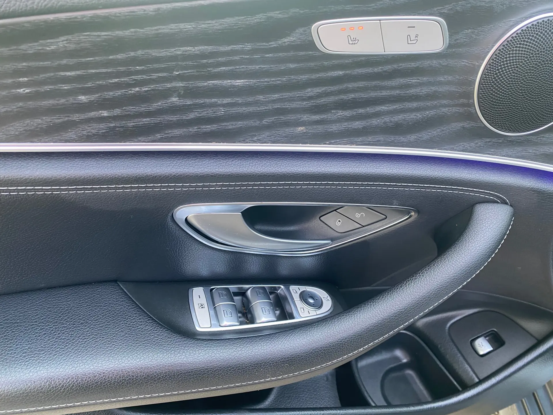 Mercedes-Benz E 220 d AMG Line 11