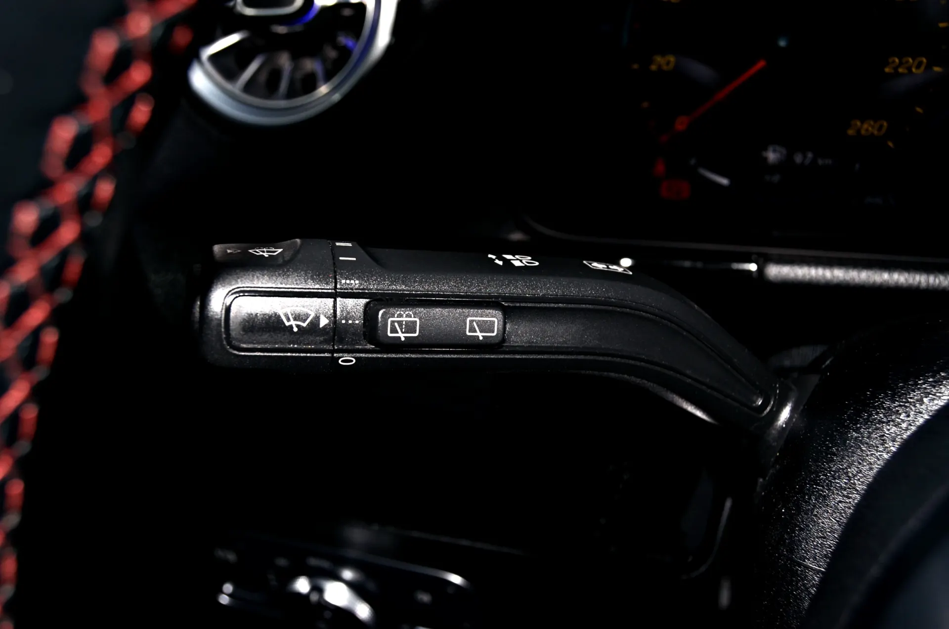 Mercedes-Benz GLA 250 e AMG Line 14