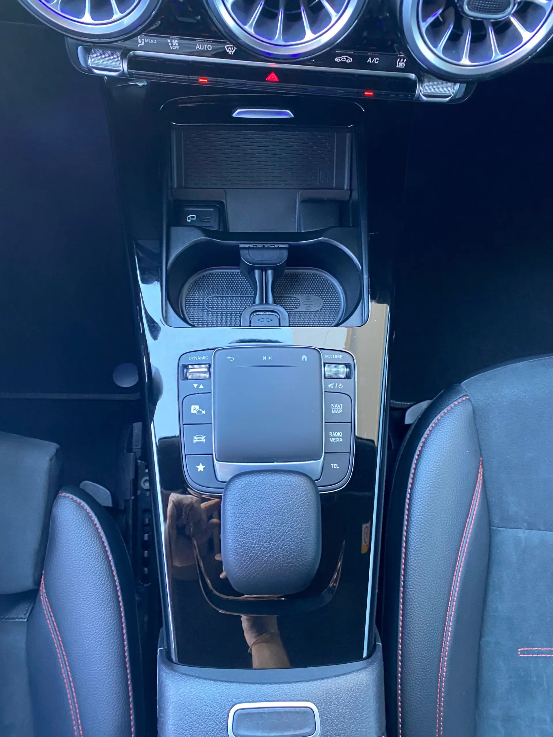 Mercedes-Benz CLA 250 e Shooting Brake AMG Line 18