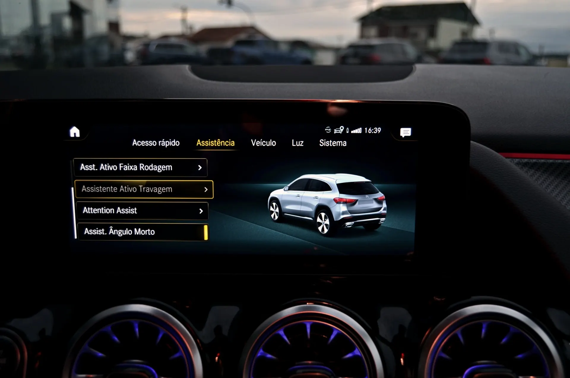 Mercedes-Benz GLA 250 e AMG Line 33