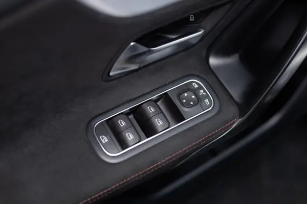 Mercedes-Benz A 180 d AMG Line Aut. 32