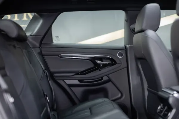 Land Rover Range Rover Evoque 1.5 P300e AWD Dynamic SE 17