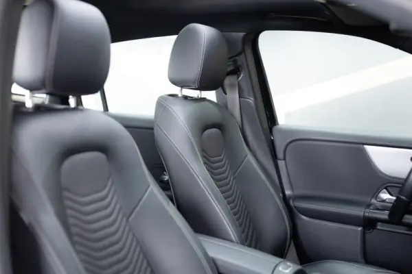 Mercedes-Benz GLA 180 d 8G-DCT Edition Progressive Line 19