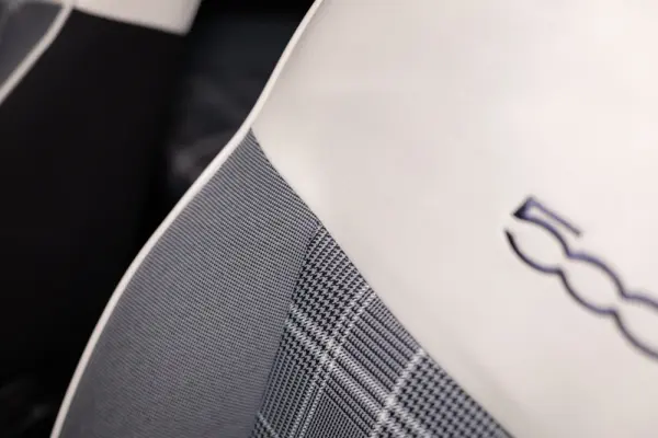 Fiat 500 1.0 Hybrid Lounge 23