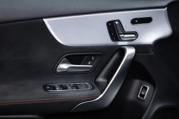 Mercedes-Benz A 180 Limousine d AMG Line Aut. 29