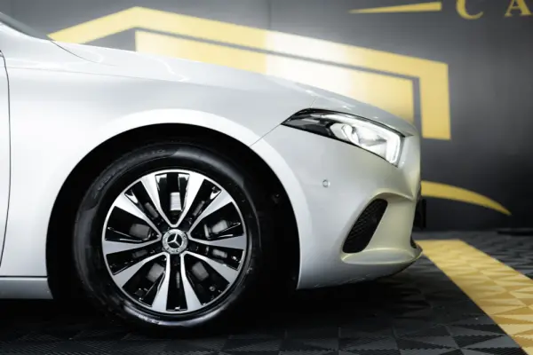 Mercedes-Benz A 180 Limousine d Progressive Aut. 11