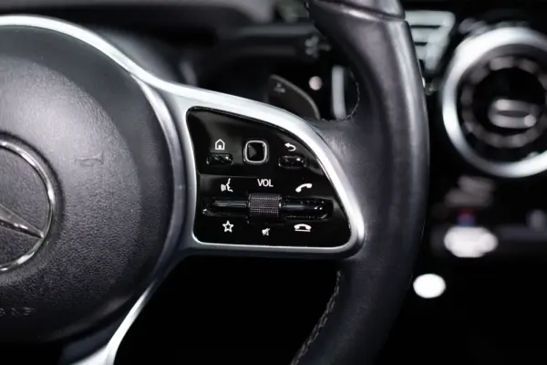 Mercedes-Benz A 180 Limousine d Progressive Aut. 25