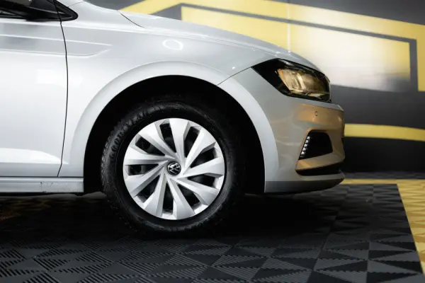 Volkswagen Polo 1.0 TSI Confortline 12