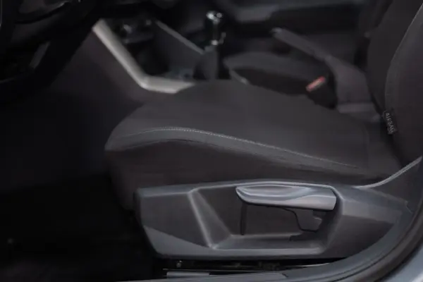 Volkswagen Polo 1.0 TSI Confortline 21