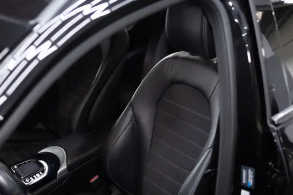 Mercedes-Benz GLC 300 de 4Matic 16