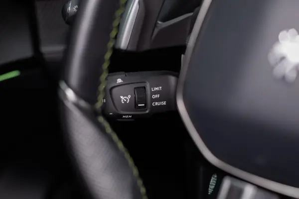 Peugeot 2008 1.5 BlueHDi GT Line EAT8 32