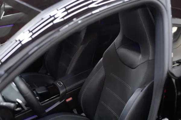 Mercedes-Benz CLA 250 e Shooting Brake AMG Line 19