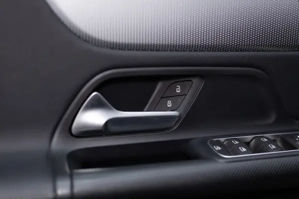 Mercedes-Benz GLA 180 d 8G-DCT Edition Progressive Line 35