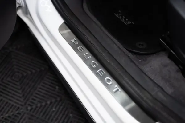 Peugeot 3008 1.6 e-HDi Allure 2-Tronic 42