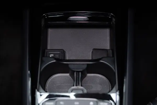 Mercedes-Benz GLA 180 d 8G-DCT Edition Progressive Line 30