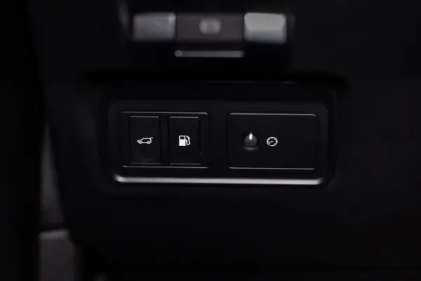 Land Rover Range Rover Evoque 1.5 P300e AWD Dynamic SE 32