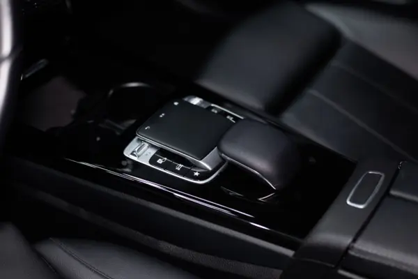 Mercedes-Benz A 250 e Progressive 35