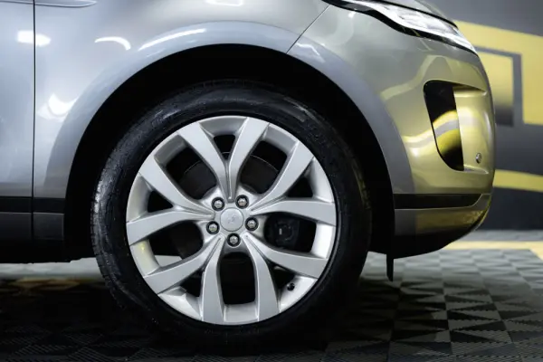 Land Rover Range Rover Evoque 1.5 P300e AWD Dynamic SE 13