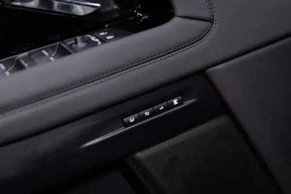 Land Rover Range Rover Evoque 1.5 P300e AWD Dynamic SE 36