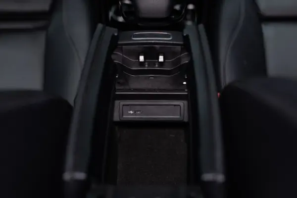 Mercedes-Benz A 250 e Progressive 41